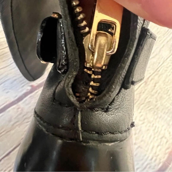 Tory Burch Rubber & Leather Tall Logo Boots Sz 6M *damaged zipper* - Picture 2 of 9